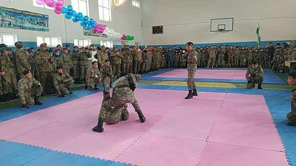 Учащиеся военно-спортивных школ сошлись в рукопашном бою